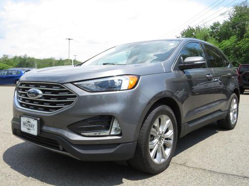 Gray Metallic 2023 Ford Edge Titanium
