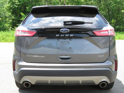 Gray Metallic 2023 Ford Edge Titanium