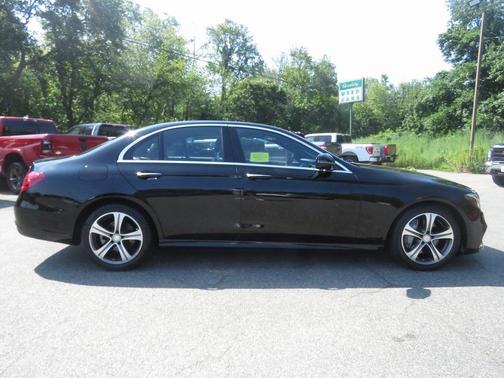 2017 Mercedes-Benz E-Class 4MATIC