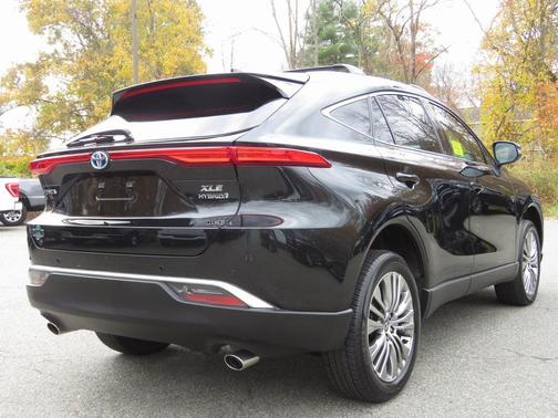 2022 Toyota Venza XLE