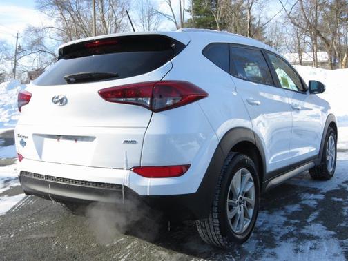 2016 Hyundai TUCSON SE