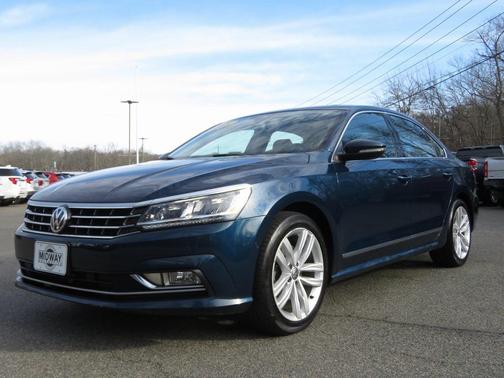 2018 Volkswagen Passat 2.0T SEL Premium