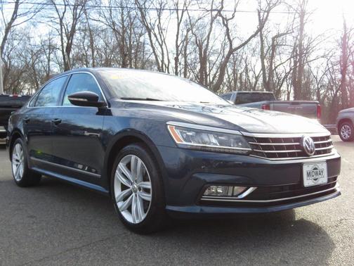 2018 Volkswagen Passat 2.0T SEL Premium