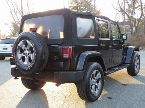 2016 Jeep Wrangler Unlimited Sahara