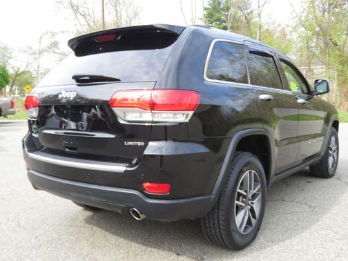 Diamond Black Crystal Pearlcoat 2019 Jeep Grand Cherokee Limited