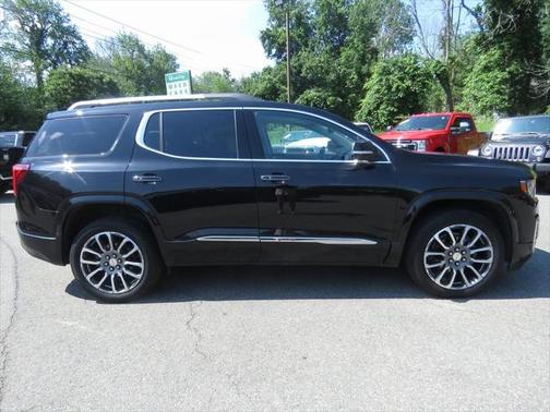 2022 GMC Acadia Denali