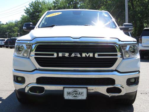 Bright White Clearcoat 2019 RAM 1500 Big Horn