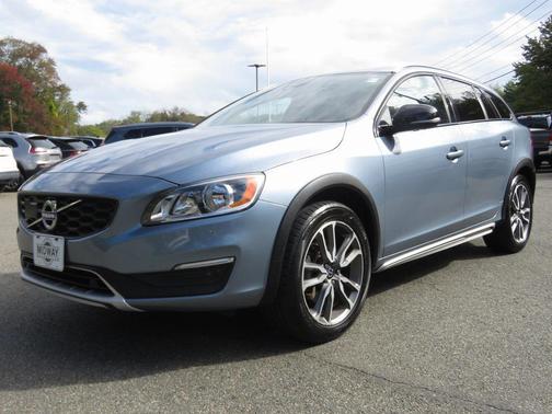 2018 Volvo V60 Cross Country T5