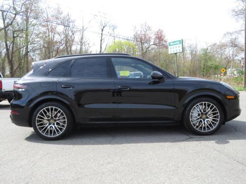 1 2021 Porsche Cayenne Turbo