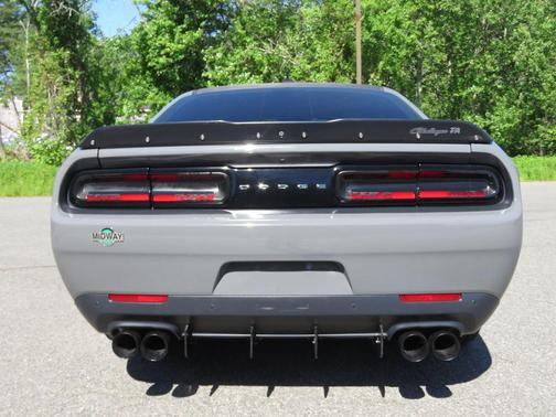 Destroyer Gray Clearcoat 2017 Dodge Challenger R/T