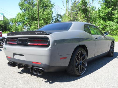 Destroyer Gray Clearcoat 2017 Dodge Challenger R/T