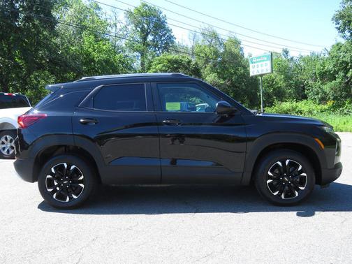 Mosaic Black Metallic 2022 Chevrolet Trailblazer LT