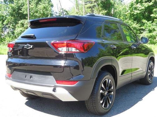 Mosaic Black Metallic 2022 Chevrolet Trailblazer LT