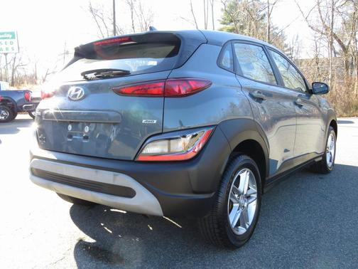 2022 Hyundai KONA SE
