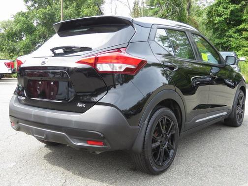 2019 Nissan Kicks SR