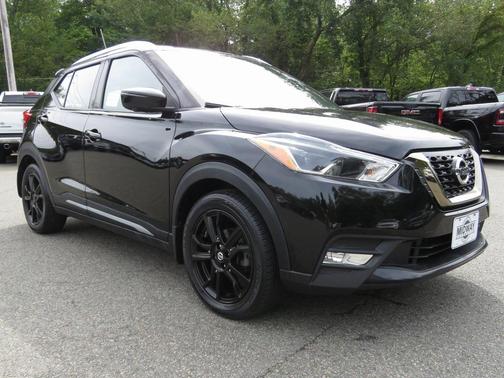 2019 Nissan Kicks SR