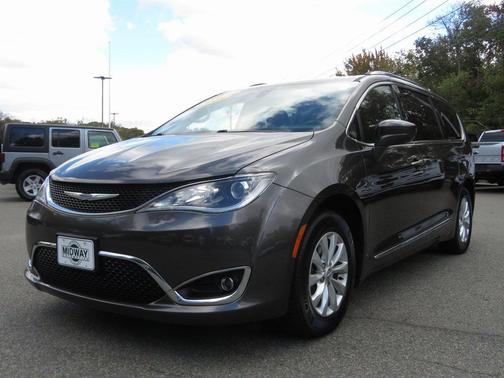 2018 Chrysler Pacifica Touring-L