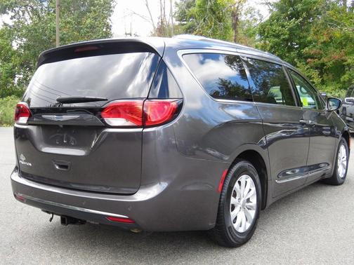 2018 Chrysler Pacifica Touring-L