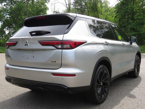 11 2023 Mitsubishi Outlander SEL S-AWC