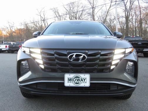 2022 Hyundai TUCSON SE
