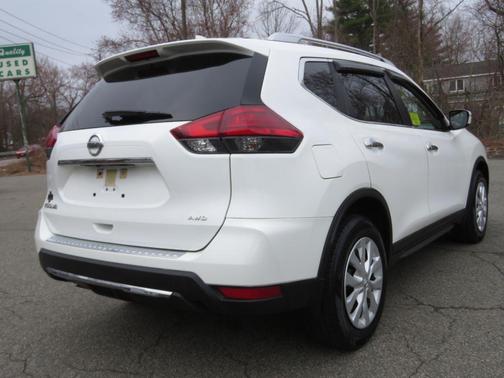 Glacier White 2017 Nissan Rogue S