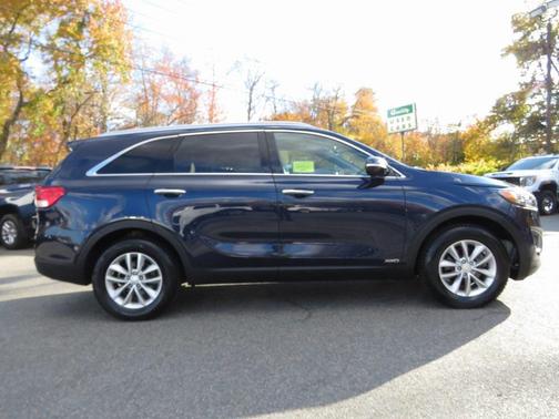 2017 Kia Sorento LX