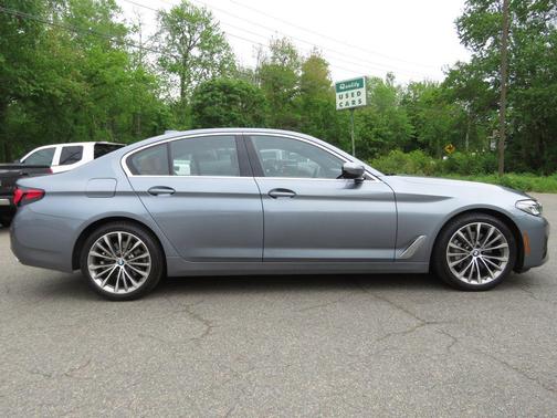 Bluestone Metallic 2022 BMW 530 i xDrive