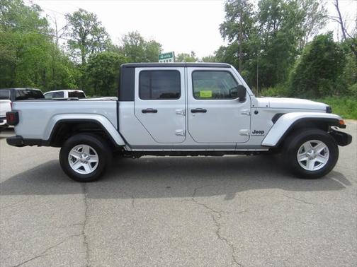 2022 Jeep Gladiator Sport S