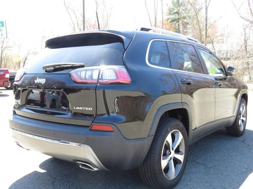 Diamond Black Crystal Pearlcoat 2020 Jeep Cherokee Limited