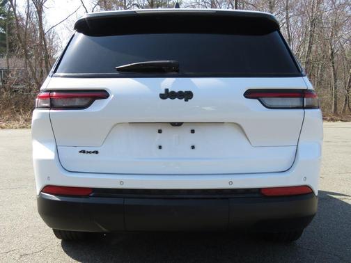 Bright White Clearcoat 2023 Jeep Grand Cherokee L Altitude