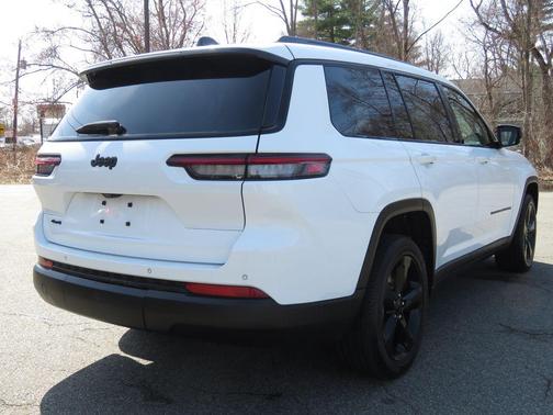 Bright White Clearcoat 2023 Jeep Grand Cherokee L Altitude