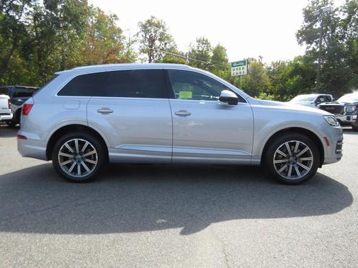2019 Audi Q7 45 Premium Plus
