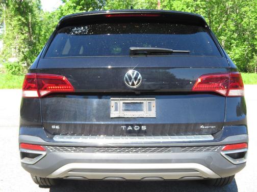 Deep Black 2023 Volkswagen Taos 1.5T SE
