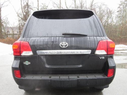 2014 Toyota Land Cruiser Base