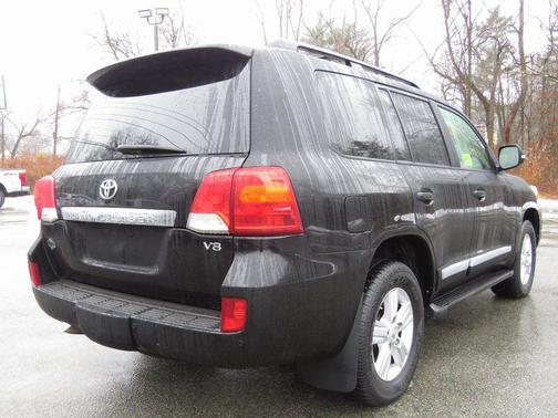 2014 Toyota Land Cruiser Base