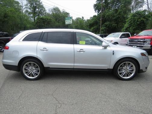 2019 Lincoln MKT Standard