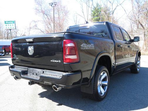 Diamond Black Crystal Pearlcoat 2021 RAM 1500 Limited