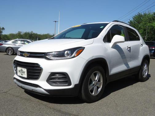 Summit White 2018 Chevrolet Trax LT