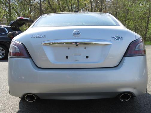 Brilliant Silver Metallic 2014 Nissan Maxima SV