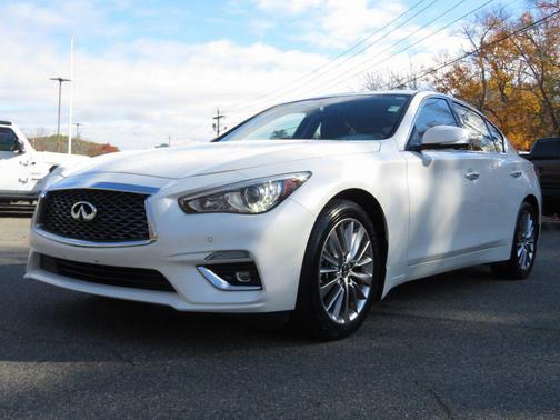 Majestic White 2022 INFINITI Q50 3.0t LUXE