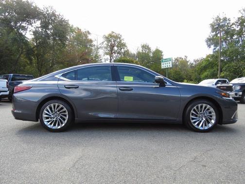 2022 Lexus ES 350 Ultra Luxury