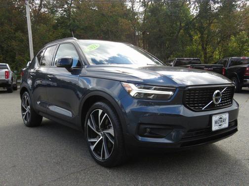 2022 Volvo XC40 T5 R-Design
