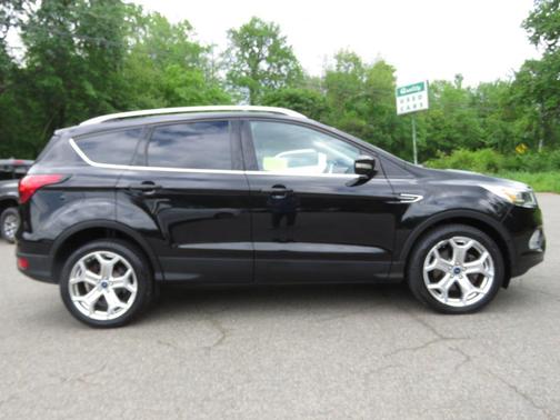 Agate Black Metallic 2019 Ford Escape Titanium