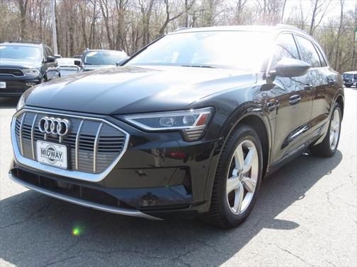 2019 Audi e-tron Premium Plus