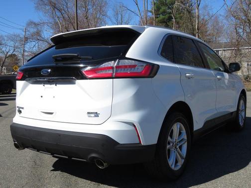 Oxford White 2019 Ford Edge SEL