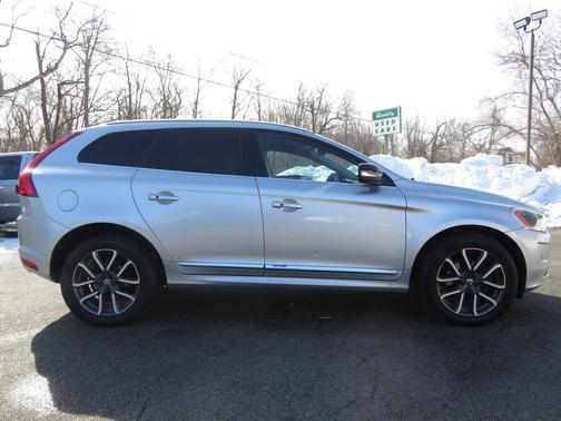 2017 Volvo XC60 T6 Dynamic