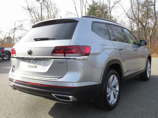 2022 Volkswagen Atlas 2.0T SE w/Technology 4MOTION