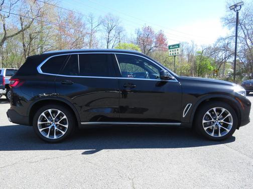 Black Sapphire Metallic 2020 BMW X5 xDrive40i
