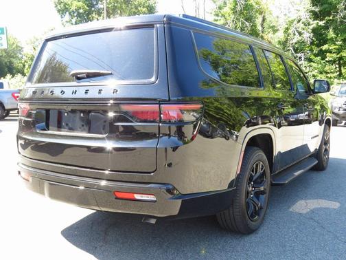 2024 Jeep Wagoneer L Series II Carbide 4x4