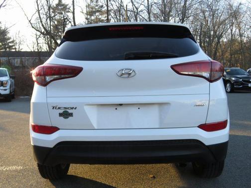 2016 Hyundai TUCSON SE